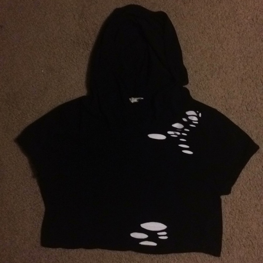 Distressed black cropped shirt with hood